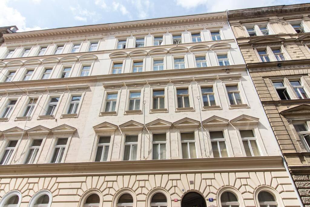 Studio In The Historic Center Apartment Praga Exterior foto